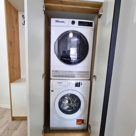 Cozy 2Br Condo Free Parking-Wifi-Ac-Dryer Apartment