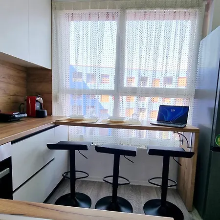 Cozy 2br Free Parking-wifi-ac-dryer * 티라나