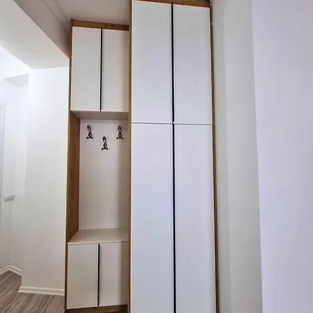 Cozy 2br Free Parking-wifi-ac-dryer Appartement Tirana