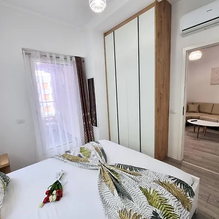 Cozy 2br Free Parking-wifi-ac-dryer Appartement Tirana
