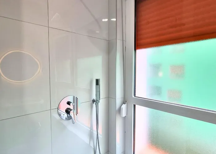 Cozy 2br Free Parking-wifi-ac-dryer דירה טיראנה